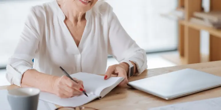 What Is a Retirement Letter and How to Write It?