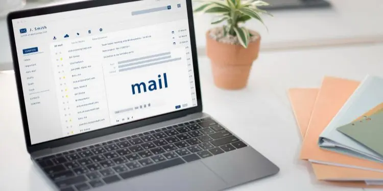 50 Professional Email Greetings You Can Use at Work