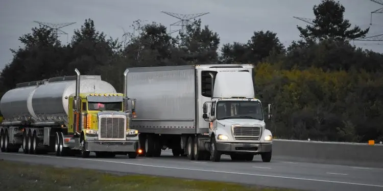 2025 Hotshot Trucking Guide: What You Need to Know